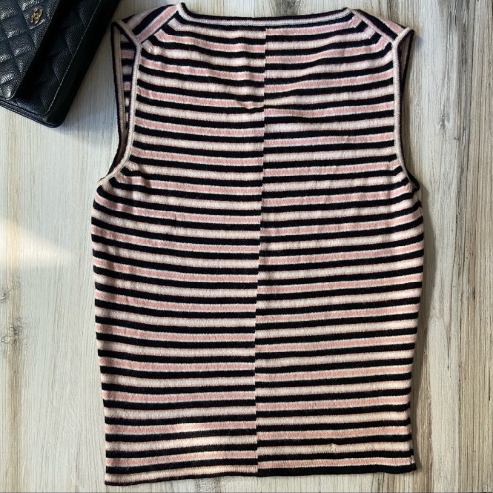 ❌SOLD❌ Authentic Chanel Cashmere Top Size FR 40 - Picture 6 of 10